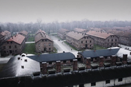 Zobacz Auschwitz z perspektywy drona [WIDEO]