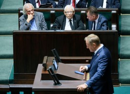 "władza to seryjni zabójcy kobiet". sąd zdecydował w sprawie pozwu jar