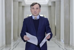 Tajne notatki Ziobry w rękach ABW. "Ważny dowód ws. nadużyć"