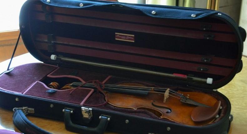 A precious violin stolen nearly two years ago in Paris and return to France by Serbian authorities on March 23, 2017