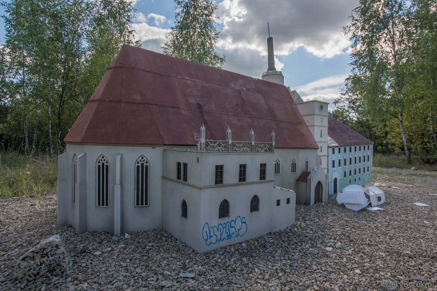 Zdewastowany Park Miniatur Sakralnych, Wrzesień 2022 r.