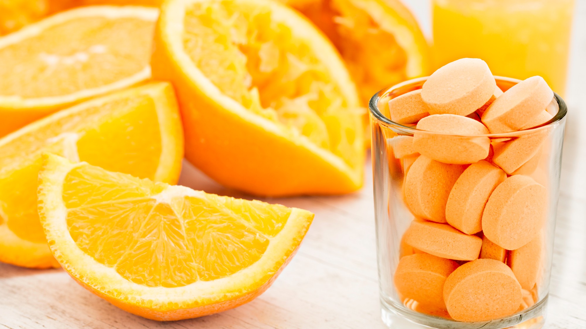 Ľudské telo si nedokáže samo vytvárať ani ukladať do zásoby vitamín C. (ilustračné foto)