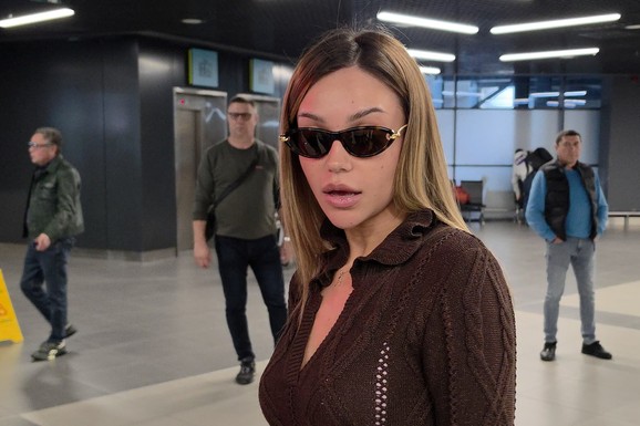 Breskvica prekinula intervju na pitanje O ESTETSKIM OPERACIJAMA: U sekundi promenila raspoloženje, ovakvu reakciju niko nije očekivao (Video)