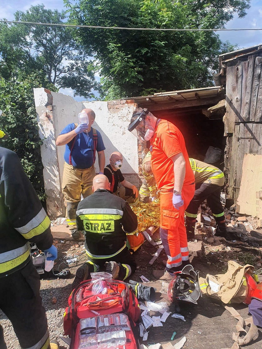 Dramat na Pomorzu. Betonowy dach przygniótł mężczyznę