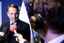 Sikorski o Kamińskim i Wąsiku: Słusznie siedzą