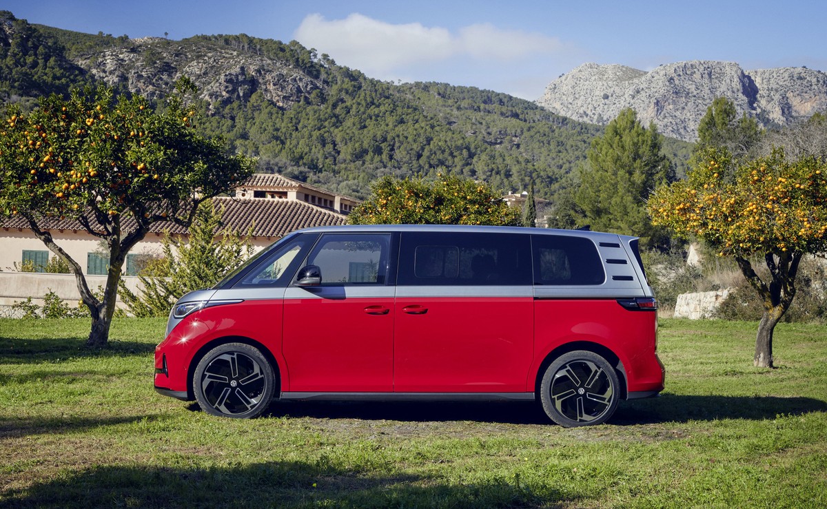 Nowy Volkswagen ID.Buzz GTX już w Polsce: ekspresowy "ogórek"
