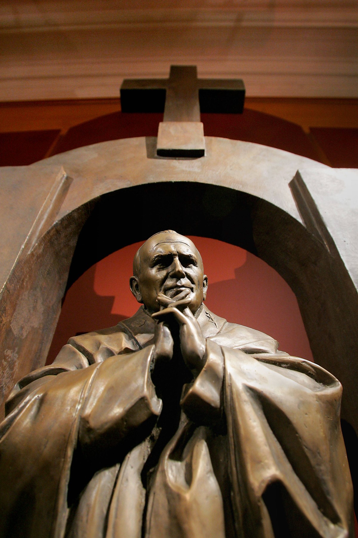 Pomnik Jana Pawła II, który stanął w Ploermel w Bretanii