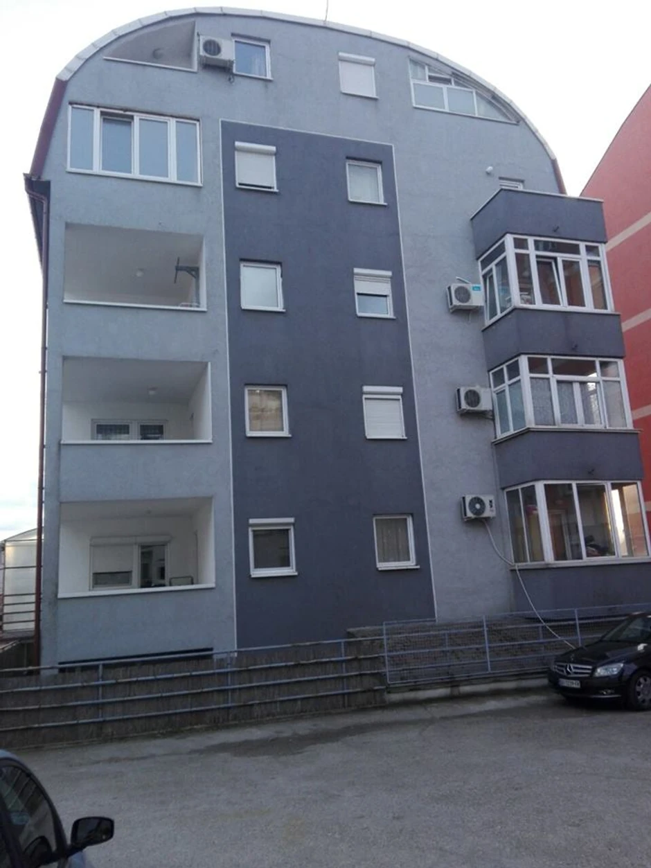 Zgrada u Ulici Ljubiše Miodragovića 7e u Mirijevu