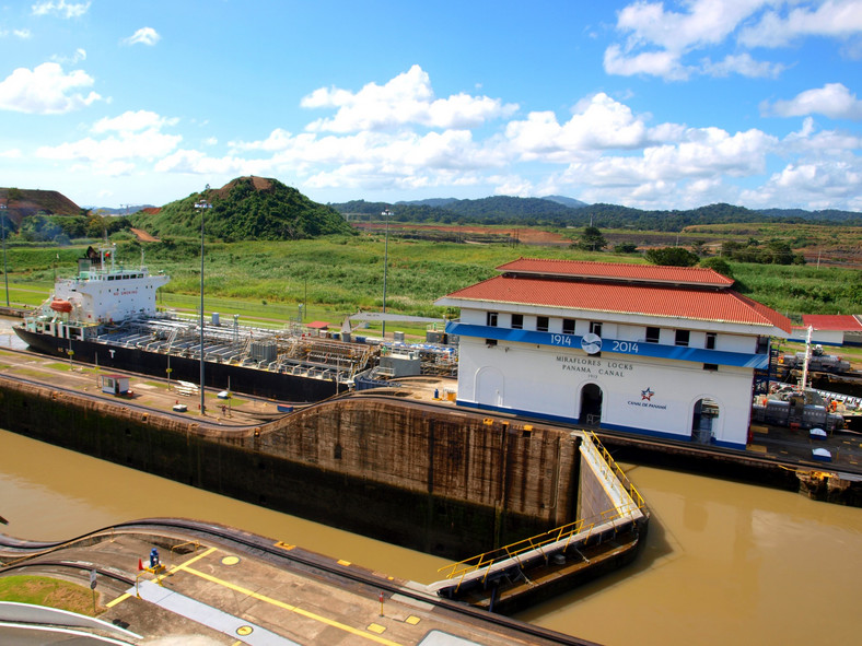 Kanał Panamski, śluzy w Miraflores