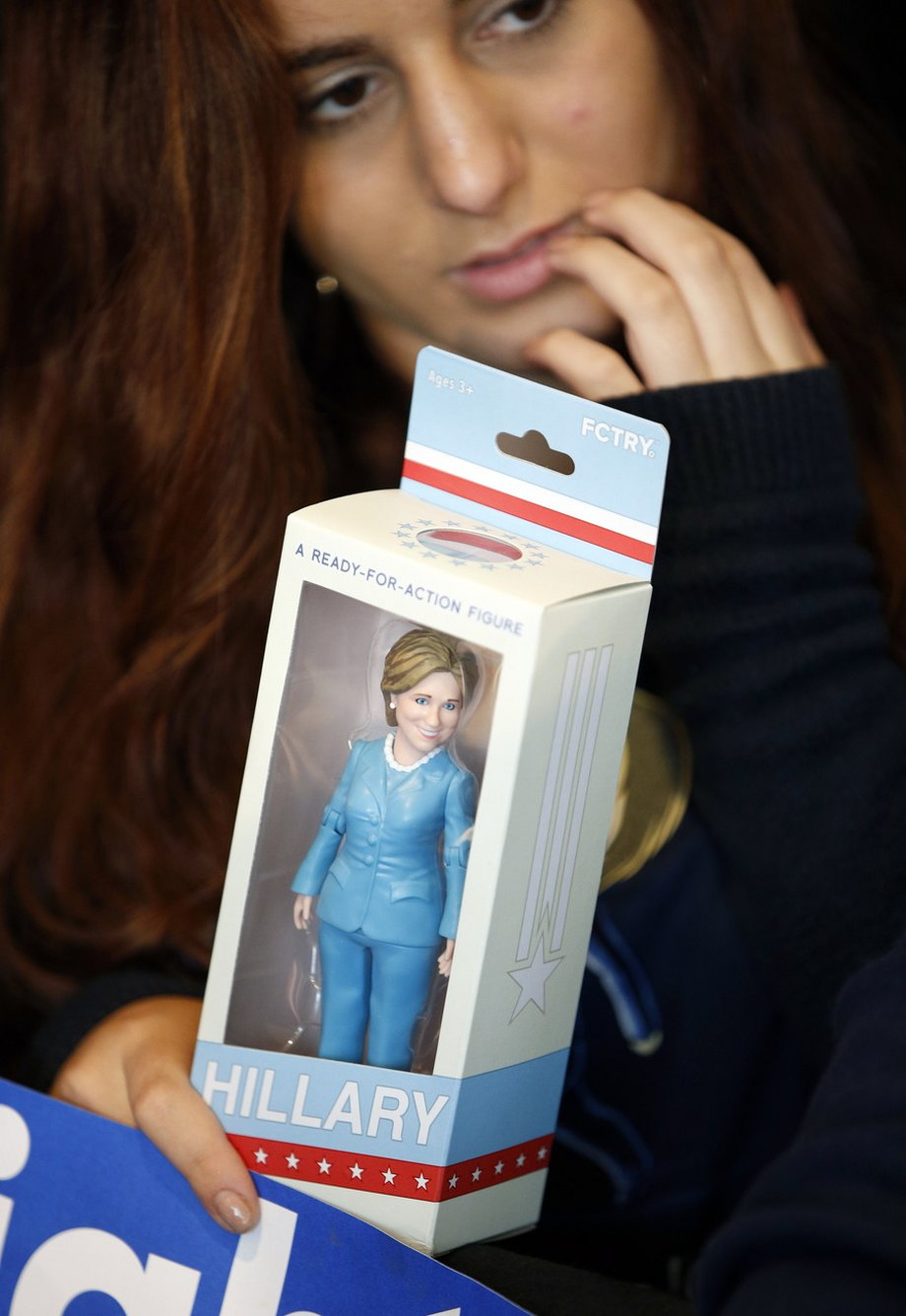 Zabawkowa figurka Hillary Clinton