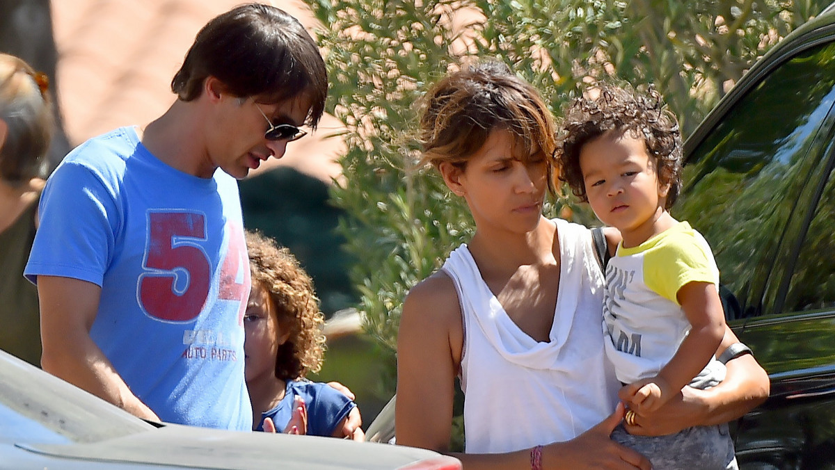 Halle Berry z dziećmi i mężem