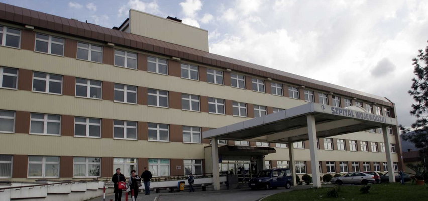 32-latek czekał sześć godzin w  karetce na przyjęcie do szpitala w Bielsku-Białej. Później umarł. Co ustali prokuratura?