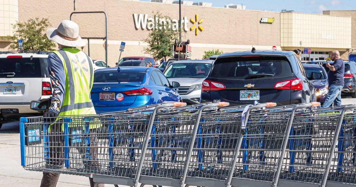 Why Walmart, Costco, and Sam's Club workers check your receipts — and ...