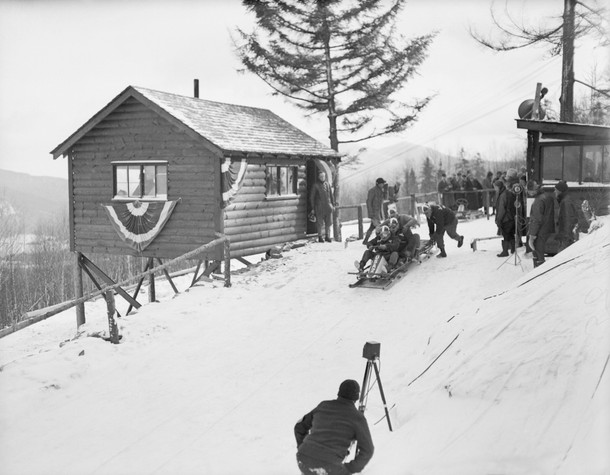 Druga amerykańska drużyna: Hasso Von Bismarch, Baron G. Hesset i Georg Gyssling na starcie, Lake Placid, 15 lutego 1932 r. 