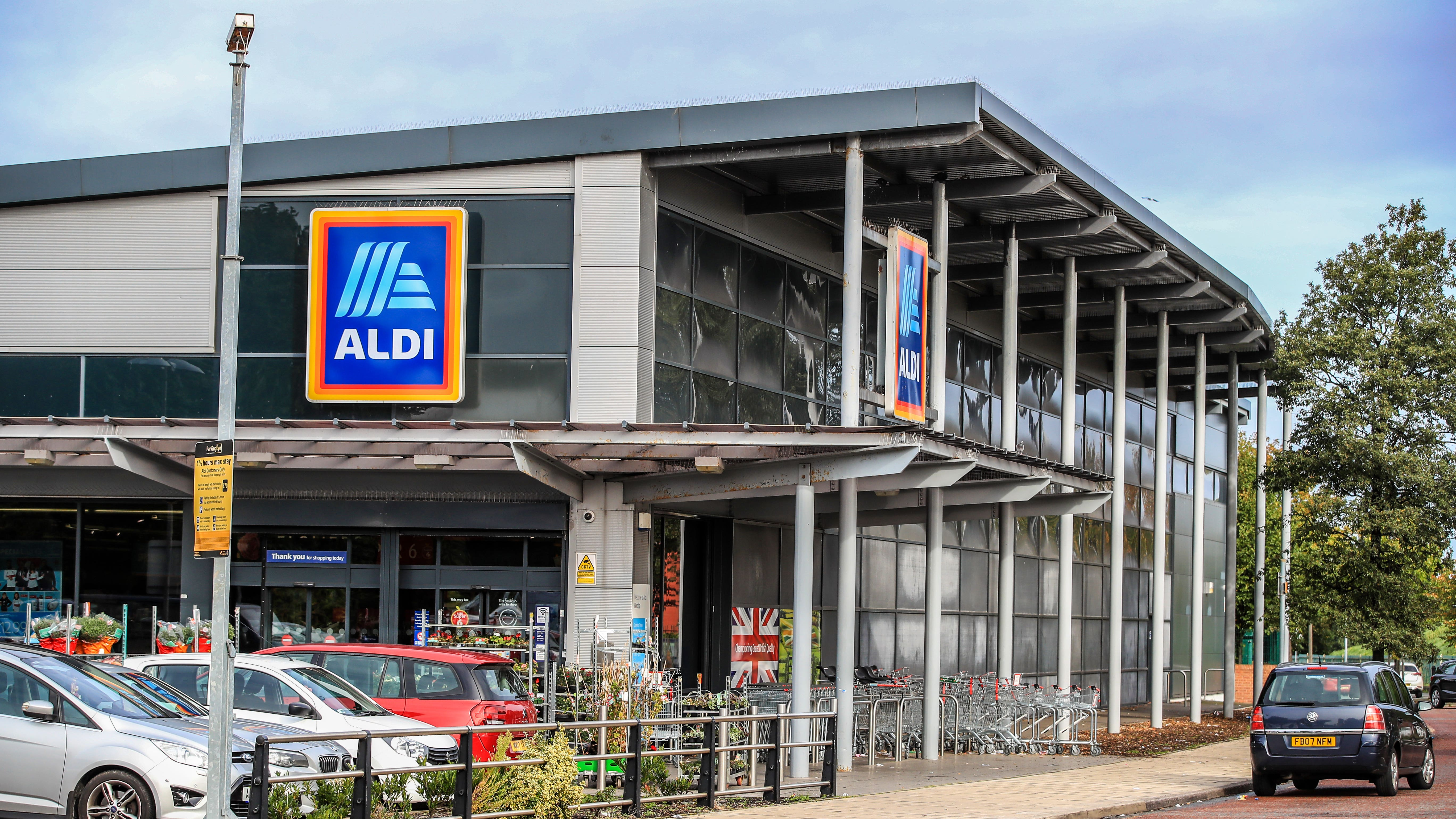 Aldi raises starting pay to £13.35 - 64p above minimum wage
