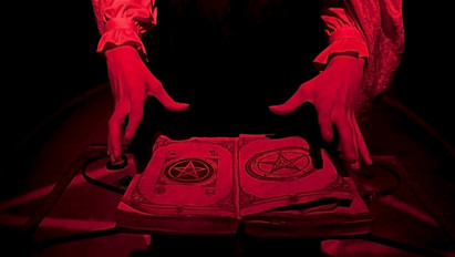 Felháborodtak a sorozaton: sátánisták perelnék a Netflixet