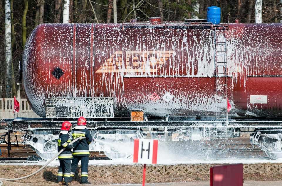 Zagrożenie wybuchu - ćwiczenia straży pożarnej