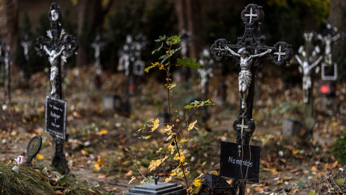 AUSTRIA RELIGION NAMELESS CEMETERY (Cemetery of the Nameless in Vienna)