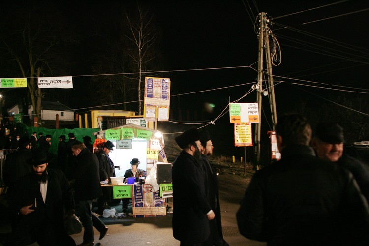 Jego postać obrosła wieloma legendami. Jeszcze za życia miał leczyć nieuleczalnie chorych i rozmawiać ze zwierzętami