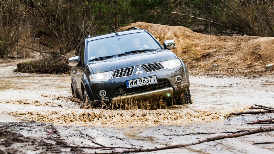 Mitsubishi pajero sport
