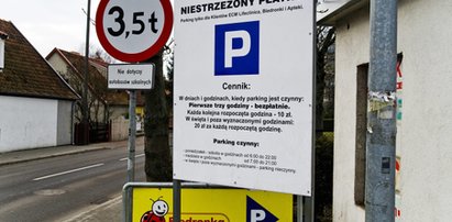 Płatny parking przy markecie. Czy naruszają prawo?