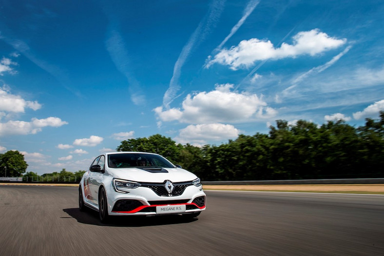 Renault Megane R.S. Trophy-R – cena w Polsce