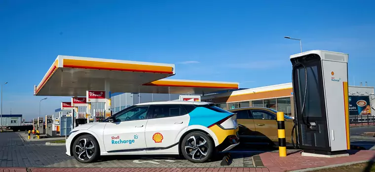 Shell z nowymi ładowarkami, dostępem do hubów ładowania i nową stacją tankowania gazu LNG