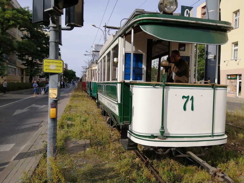 Wystawa łódzkich tramwajów z okazji Europejskiego Tygodnia Zrównoważonego Transportu 