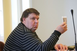 prokuratura zabrała głos po śledztwie ws. śmierci kononowicza. to usta