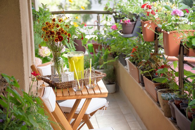 I najmanji balkon se može preobraziti u zelenu i cvetnu oazu