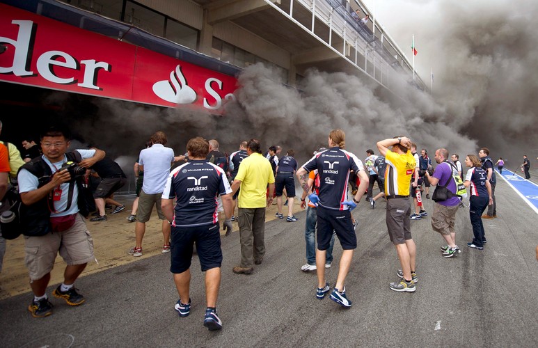 Pożar w garażu Williamsa