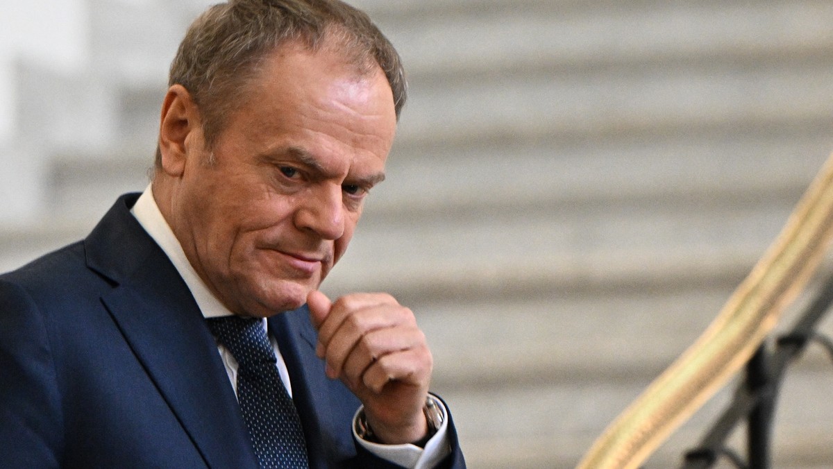 Afera zegarkowa w MON. Donald Tusk komentuje