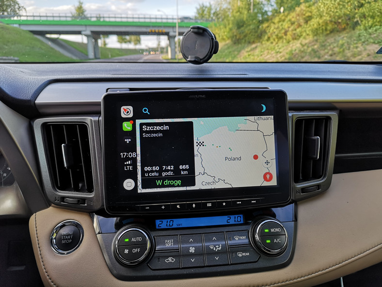 Yanosik w CarPlay