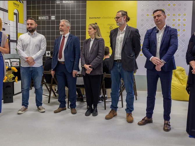 Vrnjačka Banja Mejkers lab - predstavnici Grupe za obrazovanje i predstavnice škole