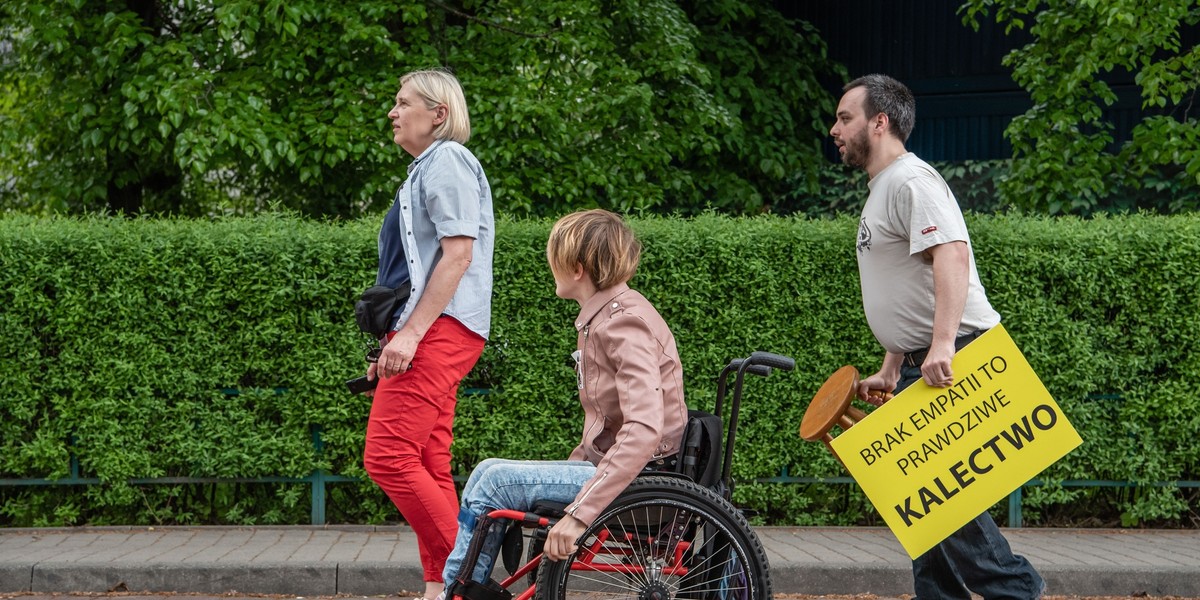 Zgodnie z ustawą renta socjalna wzrośnie z 865,03 zł do 1029,80 zł