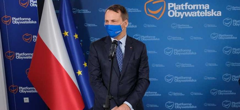 Sikorski zaszczepiony III dawką. "Zarejestrowałem się w systemie jak każdy pacjent"