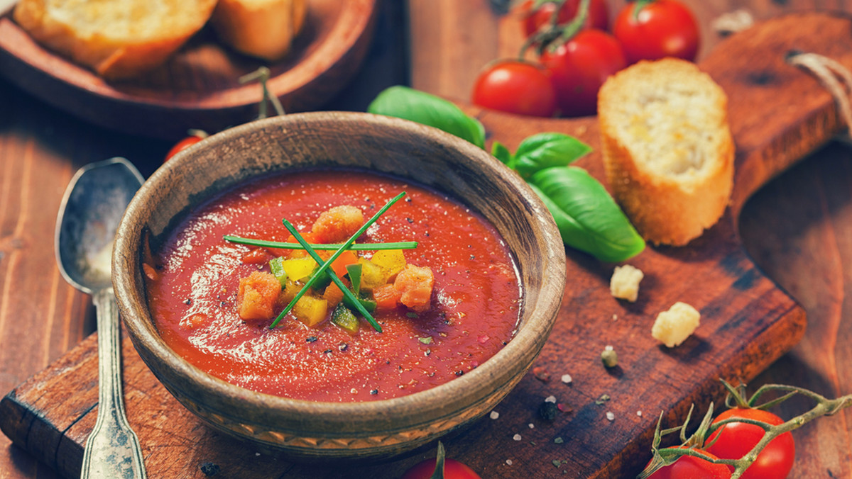 Zupa gazpacho: co to, jak zrobić? Składniki, przepis na gazpacho, zupa na zimno