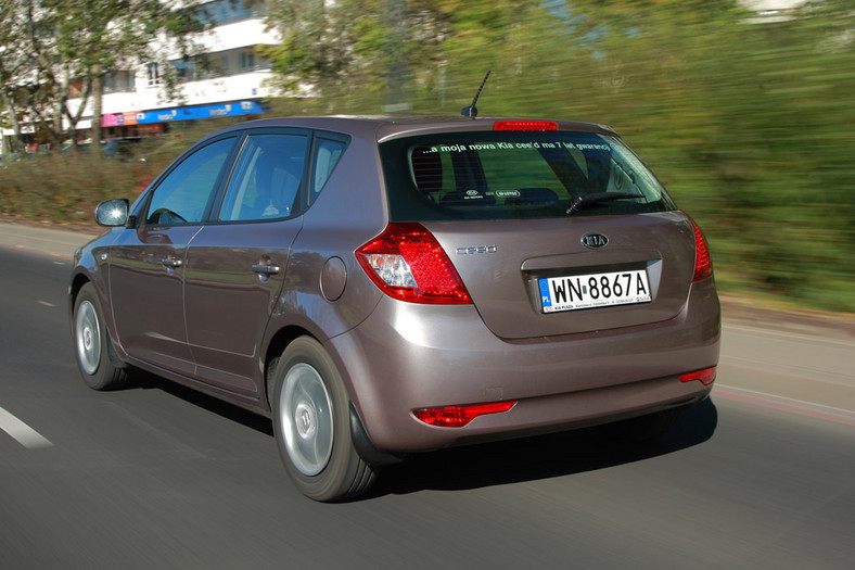 KIA ceed 1.4: czy podstawowy silnik ma sens?