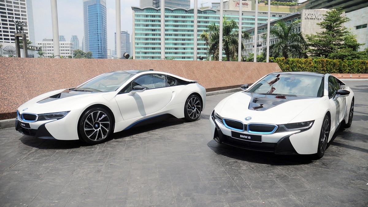 BMW i8 Protonic Red Edition one-unit in Indonesia