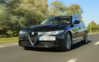 Używana Alfa Romeo Giulia — kochaj, albo... zachowaj spokój 