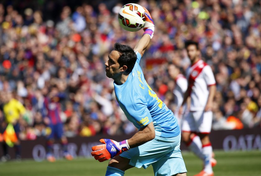 Kłopoty rodzinne Claudio Bravo, zaatakowano rodzinę bramkarza FC Barcelona!