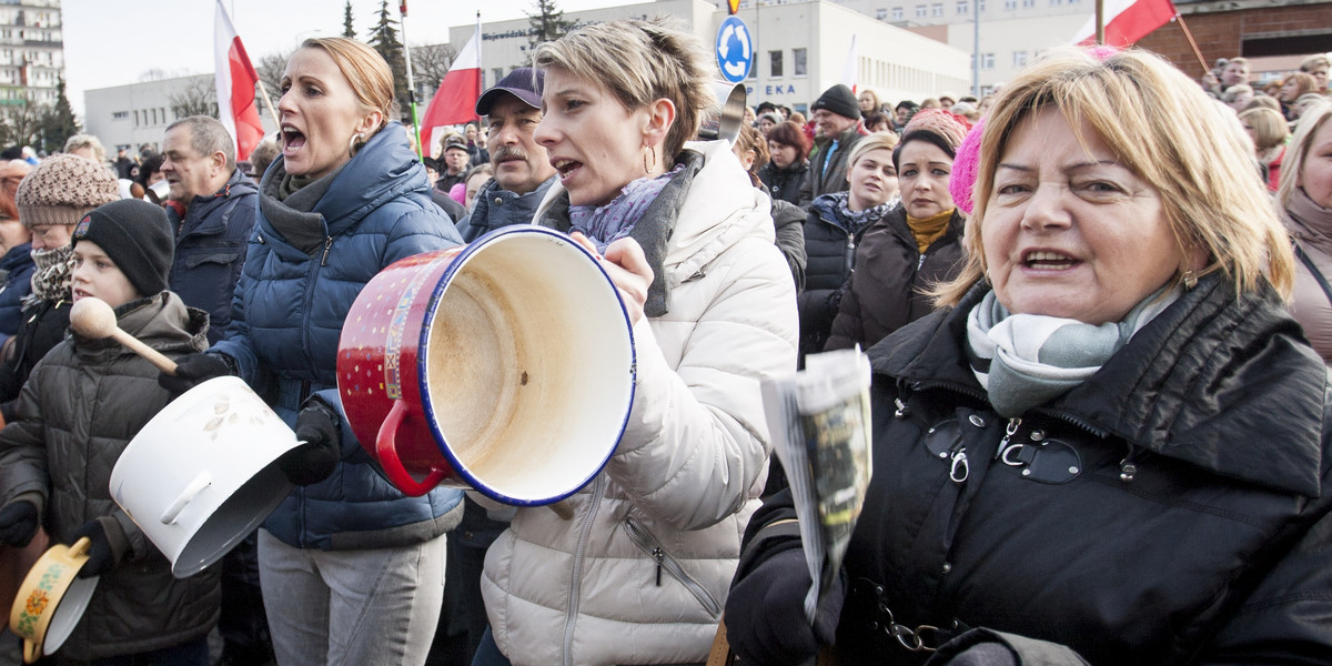 Protest żon i rodzin górników w Jastrzębiu Zdroju