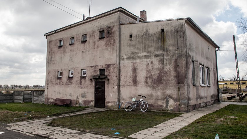 Kozłów k. Miechowa. 42-latek pobił dwoje dzieci. Jedno z nich zmarło