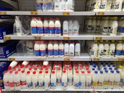 Najpierw masło, teraz mleko. Biedronka przez dwa dni rozdaje za darmo