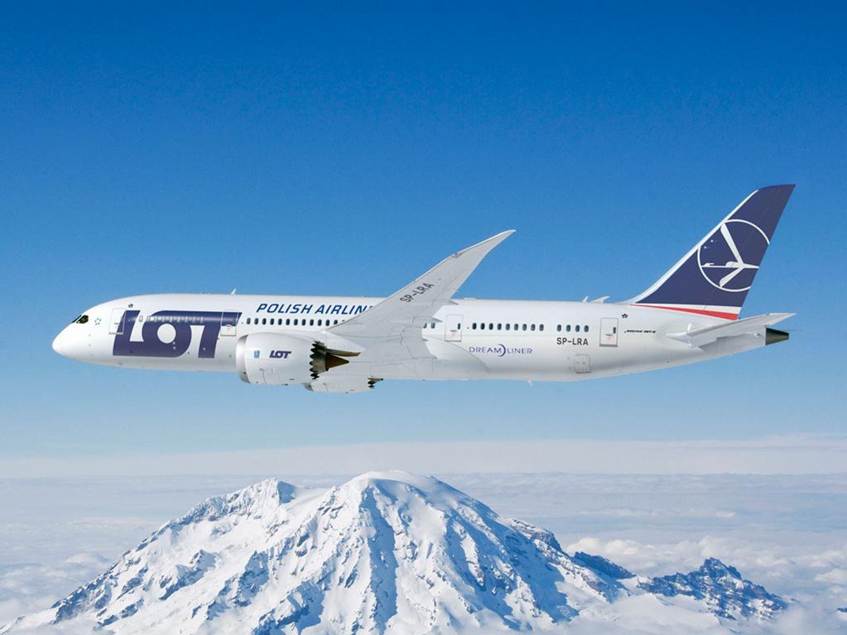 Wizualizacja Boeinga 787 w barawach Polskich Linii Lotniczych LOT