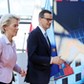 Konstancin-Jeziorna, 02.06.2022. Przewodnicząca Komisji Europejskiej Ursula von der Leyen oraz premier RP Mateusz Morawiecki przed wspólną konferencją prasową z okazji porozumienia w sprawie Krajowego Planu Odbudowy.