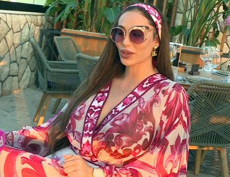 Soraja u Crnoj Gori sa sinom