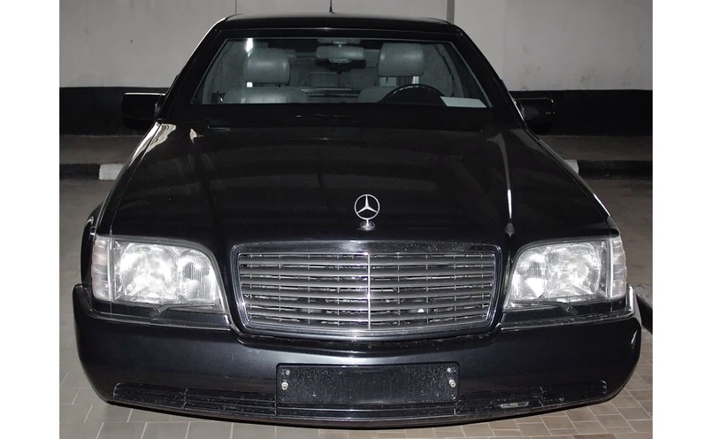 Mercedes S 600 pullman guard - ponad sześciometrowa limuzyna waży 4,5 tony