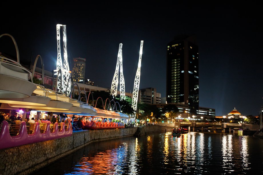 19. Singapur – Singapur znany jest dobrze na biznesowej mapie świata. Kraj zajmuje przy tym drugie miejsce na świecie pod względem zdrowia i pierwsze w kwestii bezpieczeństwa w Prosperity Index.