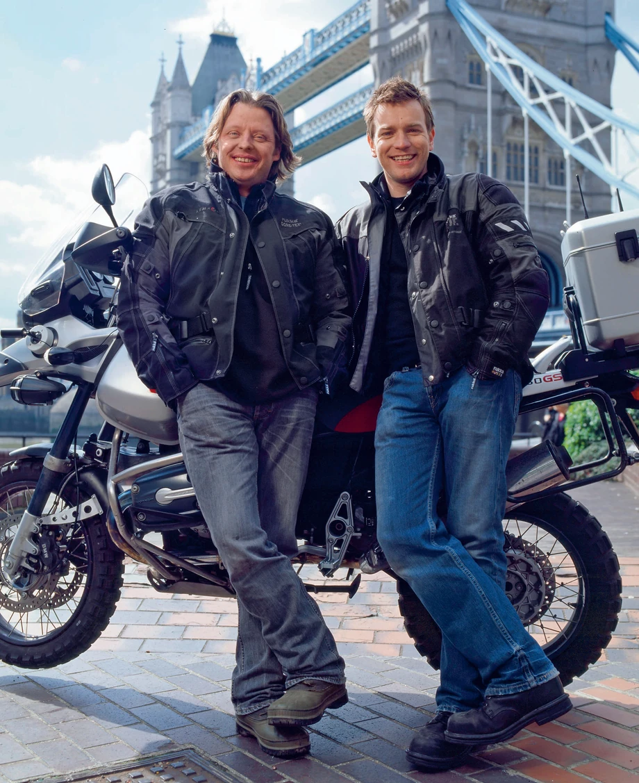 Aktorzy Ewan McGregor i Charley Boorman, zapaleni motocykliści, są właśnie na trasie wyprawy Long Way Up z krańca Ameryki Południowej do Los Angeles